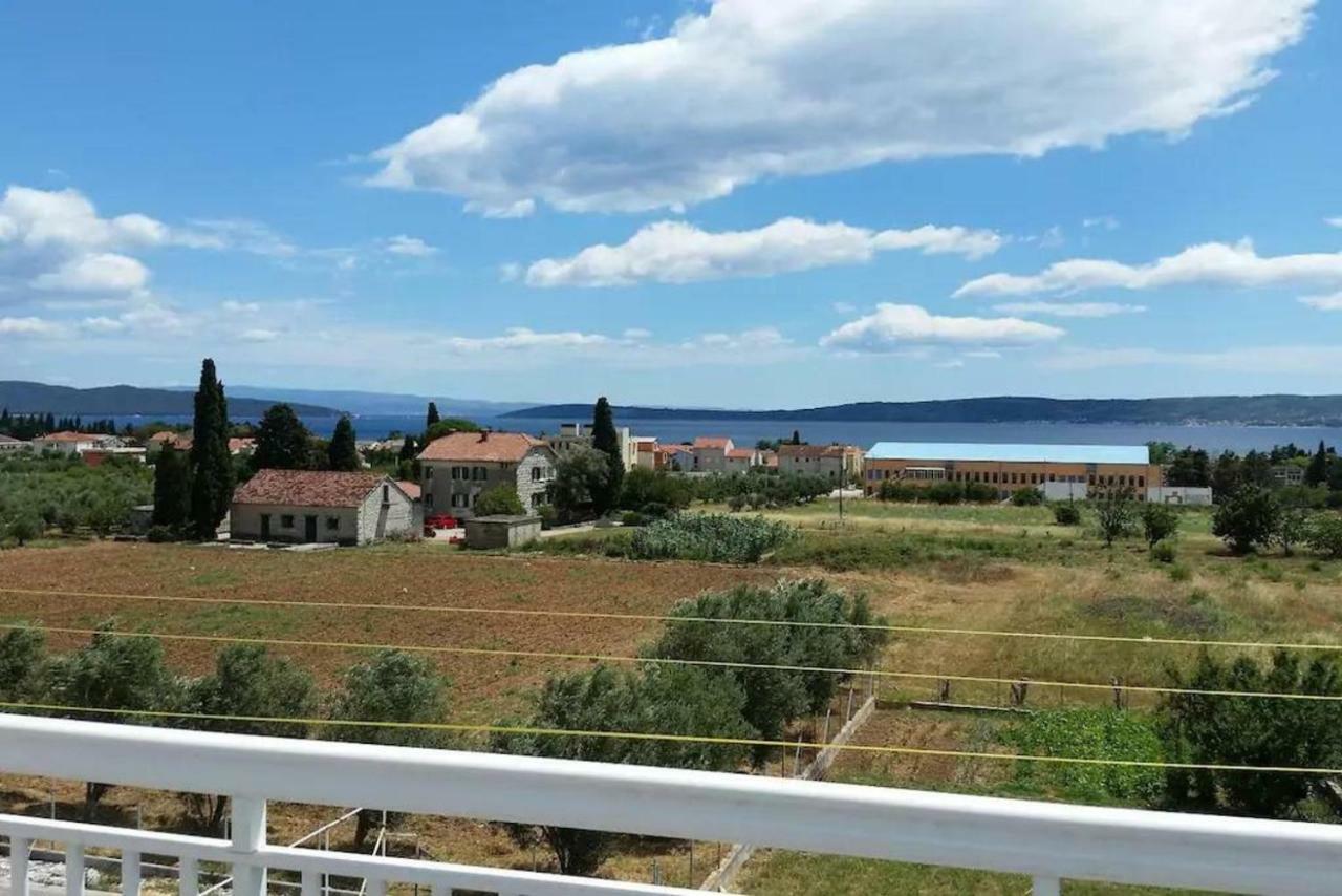Cozy Apartment With Sea View Kaštela Exterior foto
